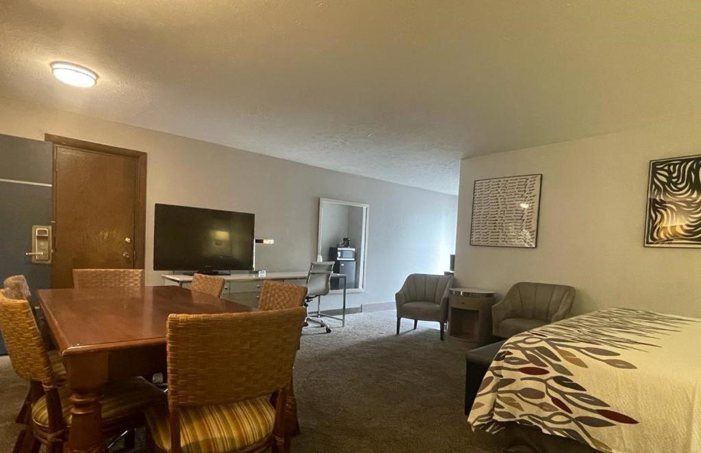 Garnet Waterfront Hotell Indianapolis Eksteriør bilde