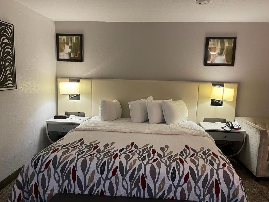 Garnet Waterfront Hotell Indianapolis Eksteriør bilde